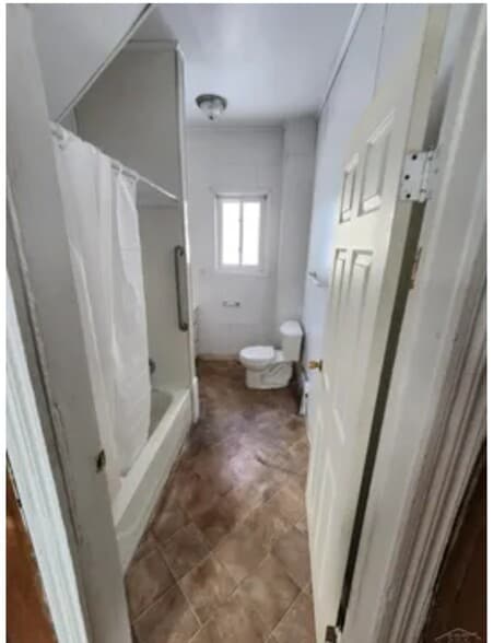 Building Photo - 441 S 11th St