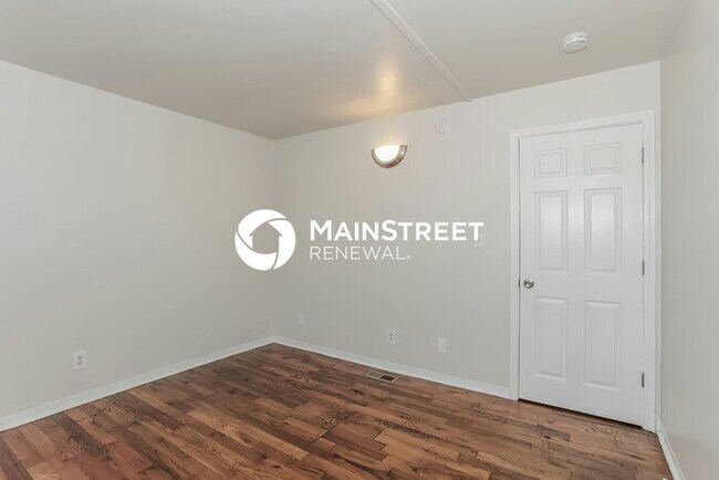 Building Photo - 3 Bedroom Pet-Friendly Home in Louisville,...