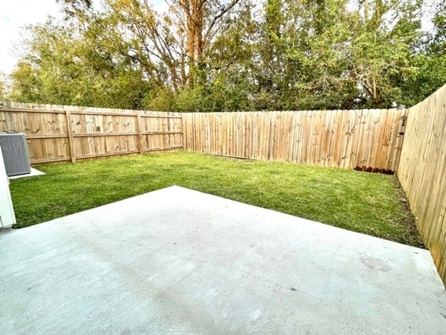 Building Photo - 801 S Audubon Pl Ave