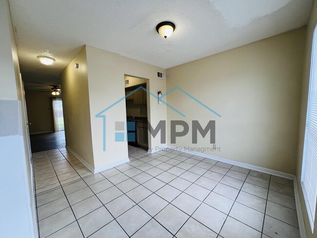 Building Photo - 117 Jennifer Ln