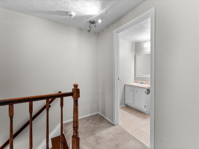 Building Photo - 3513 Castlebury Dr