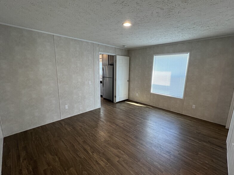 Building Photo - 16190 Normandy St