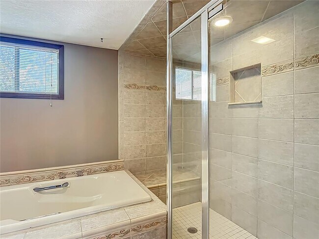 Building Photo - 4661 SW 7th Avenue Rd