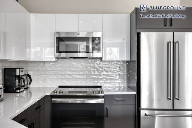 Building Photo - 125 Warren St