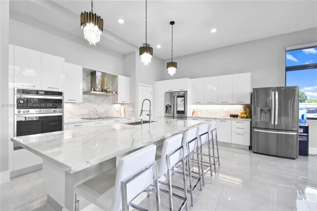 Building Photo - 15846 SW 49th St