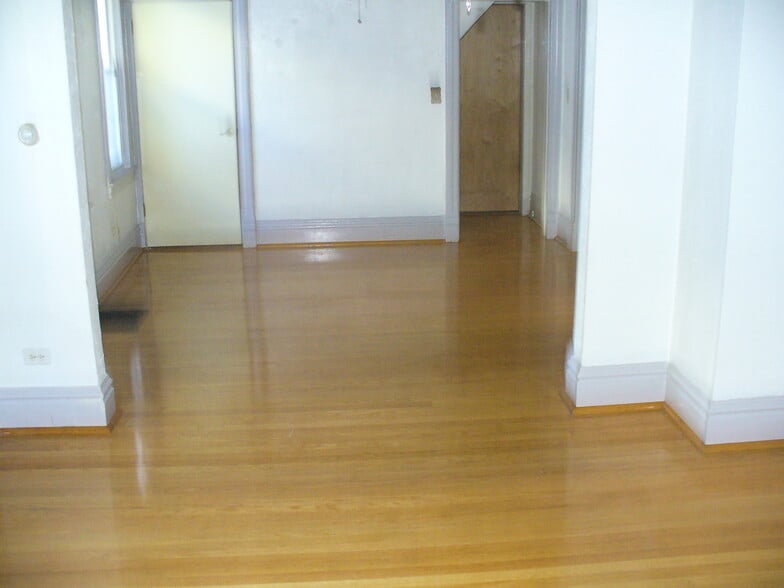 Building Photo - 1629 12th Ave