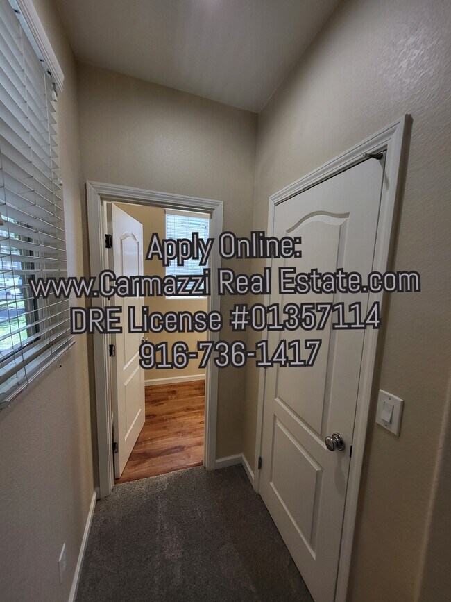 Building Photo - 260 Wapello Cir