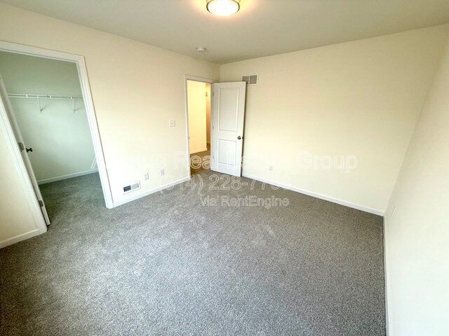 Building Photo - 713 Crested Pt Dr