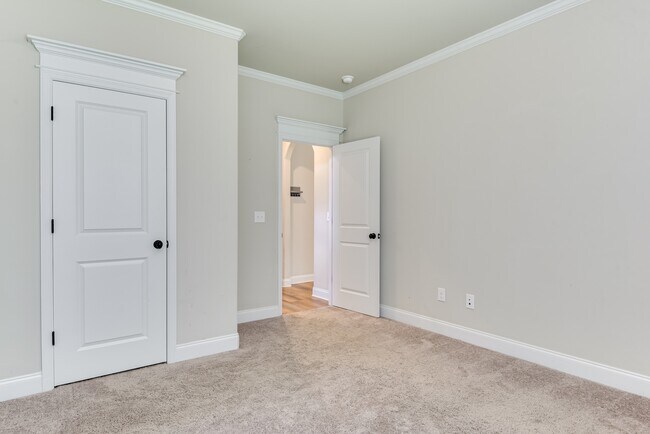 Building Photo - 4050 Stowe Dr