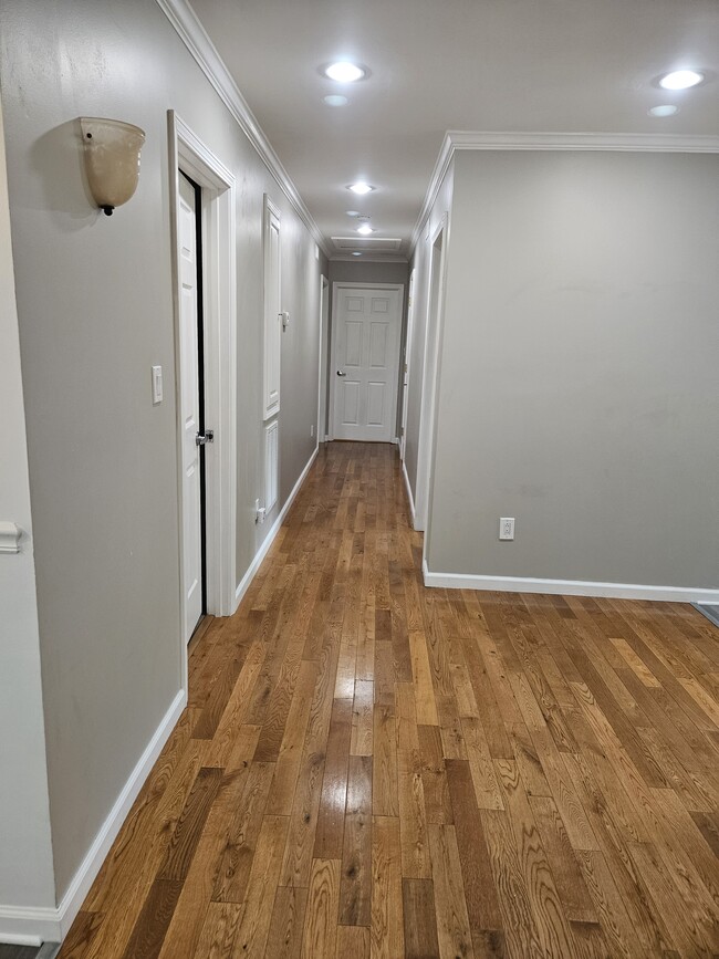 Main House Hallway - 5311 Adrian Rd