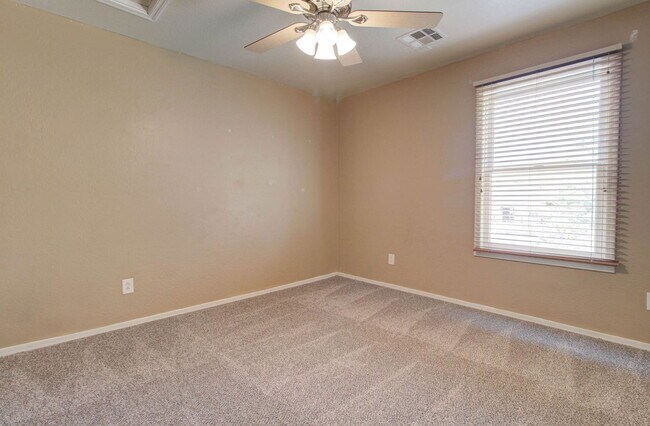 Building Photo - 15882 N 172nd Ln