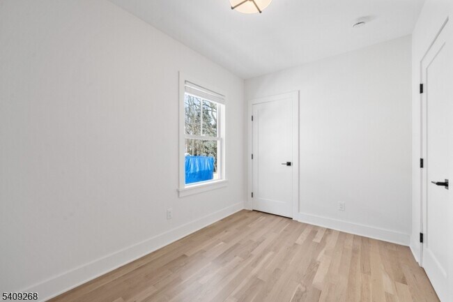 Building Photo - 96 Watchung Ave