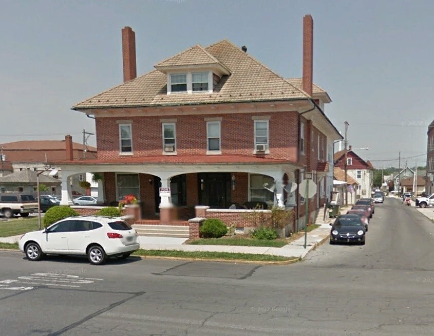 Building Photo - 49 E Cherry St