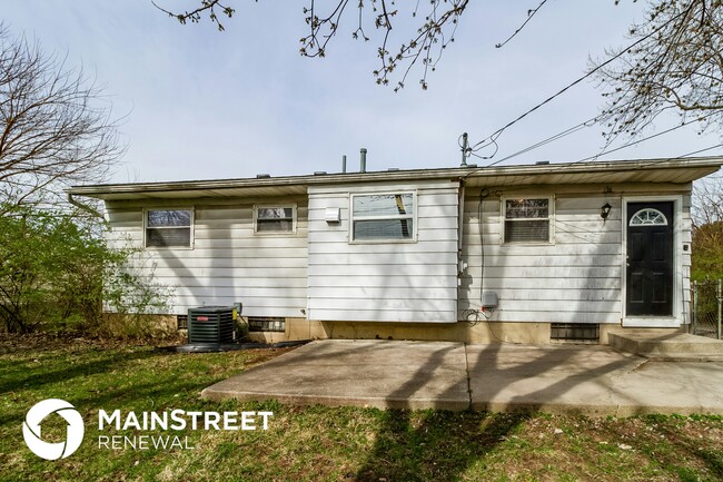 Building Photo - 1880 Queensrowe Pl