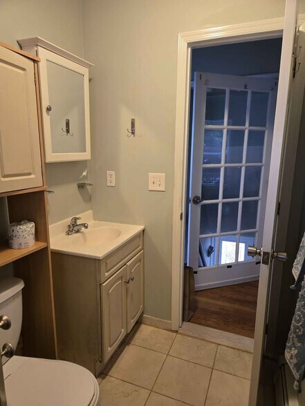 Building Photo - 402 Pleasantview Ct