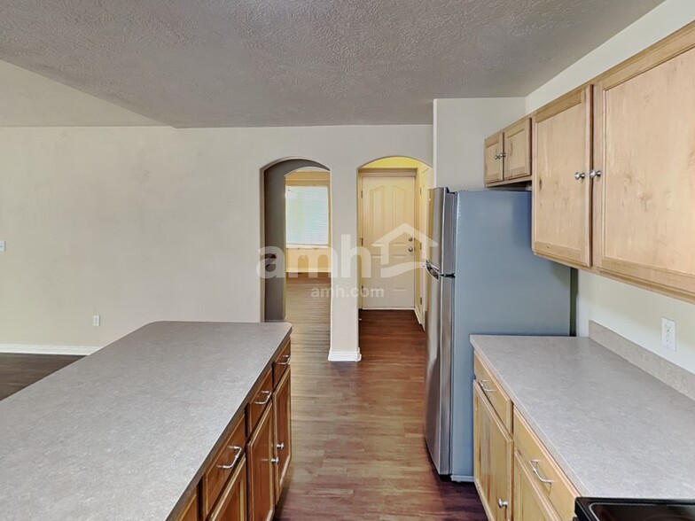 Building Photo - 4968 W Diamondback Dr