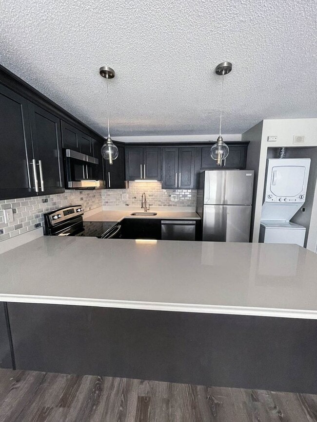 Building Photo - Elegant 1 Bedroom APT.
