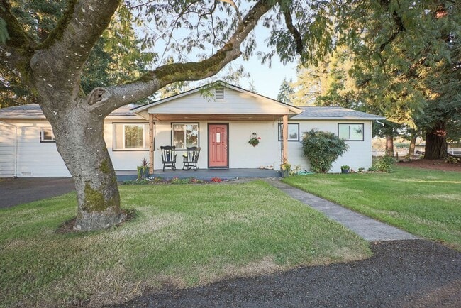 Building Photo - Full Furnished, Cozy Country Cottage Available for short term rental