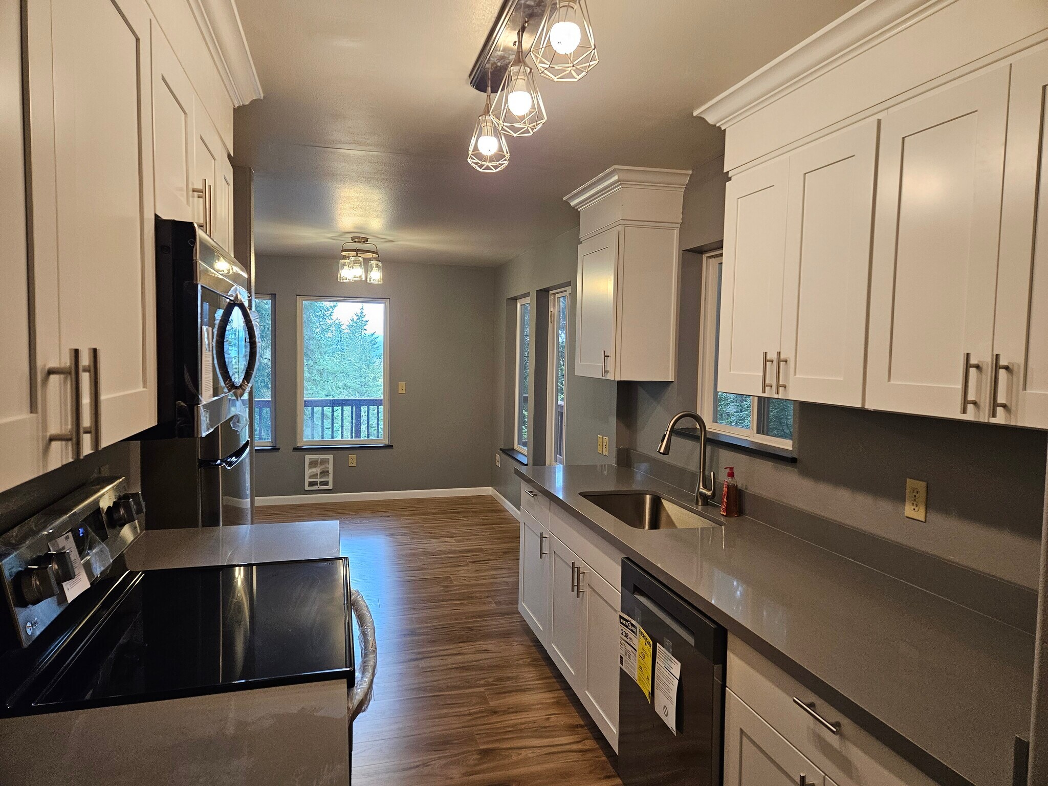 Building Photo - 60 East Falls Place