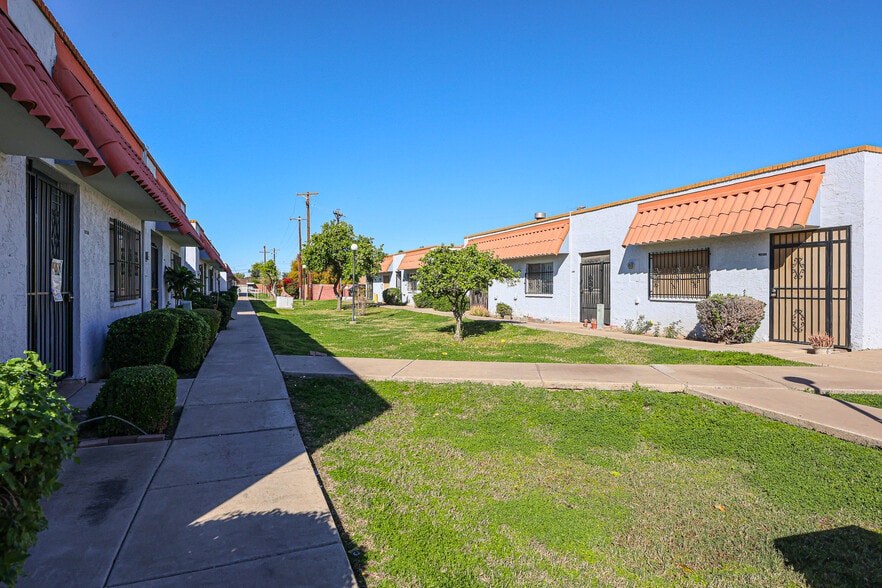 Building Photo - 6818 N 35th Ave