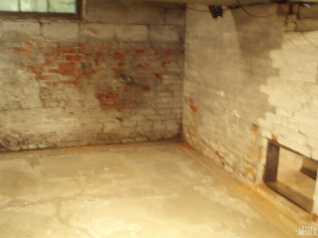 Building Photo - 636 Huffman St