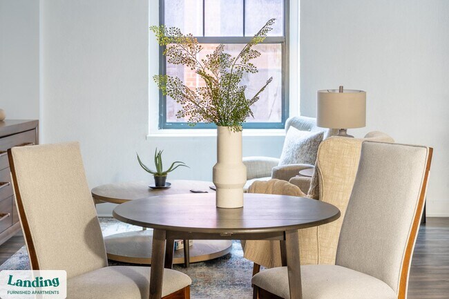 Building Photo - 933 McGee St