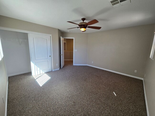 Building Photo - A Spacious 4 Bedroom House in Iron Mountain Ranch