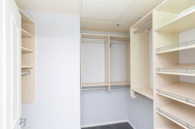 Building Photo - ***OPEN HOUSE  05/27/26 @ 2 PM*** MARINA DISTRICT HIDDEN GEM!!! STEPS FROM GASLAMP QUARTER, 2 /2,...