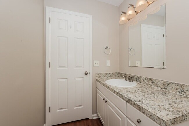 Building Photo - 3049 Brantley Dr