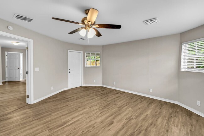 Building Photo - 319 Sw 9Th Ave