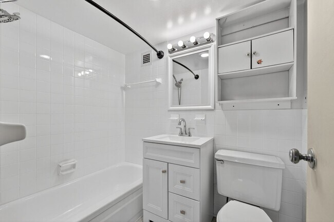 Building Photo - 2500 N Van Dorn St