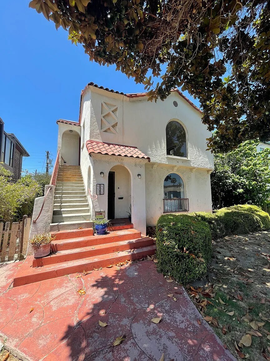 Building Photo - 653 Prospect Ave
