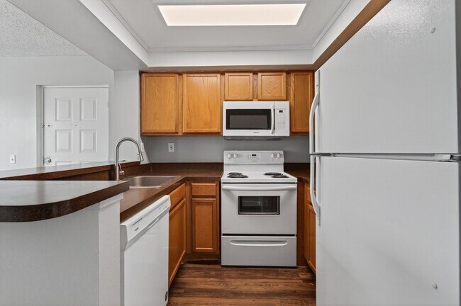 Building Photo - 708 Executive Center Dr