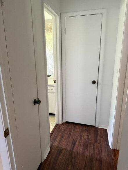 Building Photo - 8513 Dominican Ct