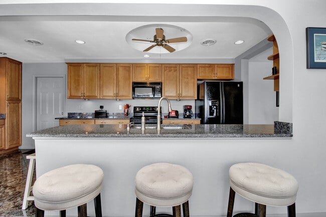 Building Photo - 4274 Gillot Blvd