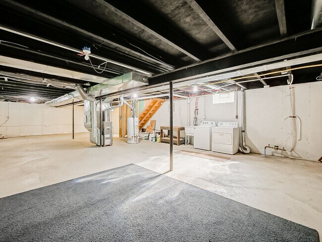 Building Photo - 49 Oakhill St