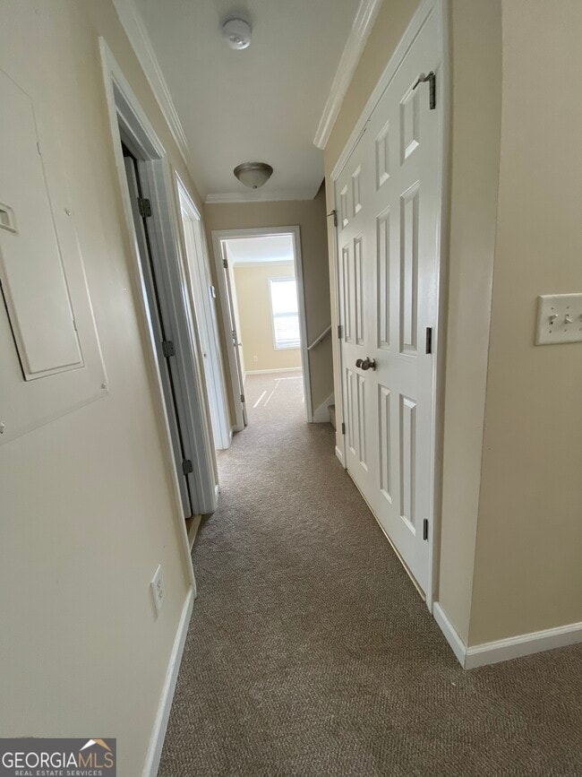 Building Photo - 212 Village Dr