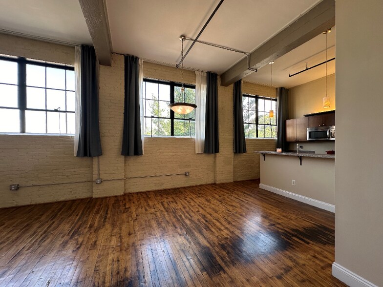 Building Photo - 109 N Hayne St