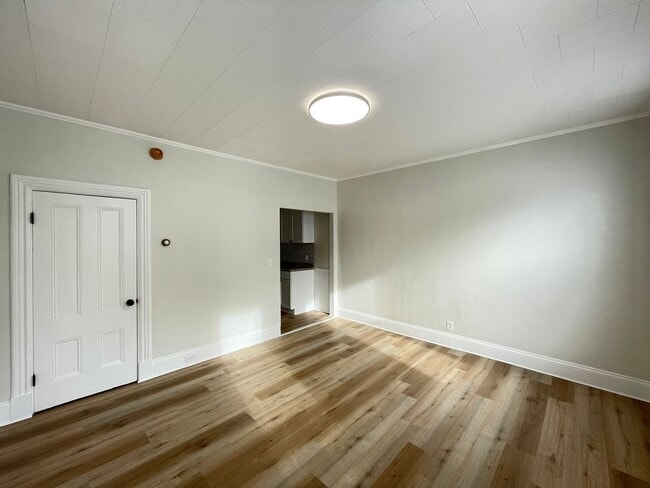 Building Photo - 73 6th St