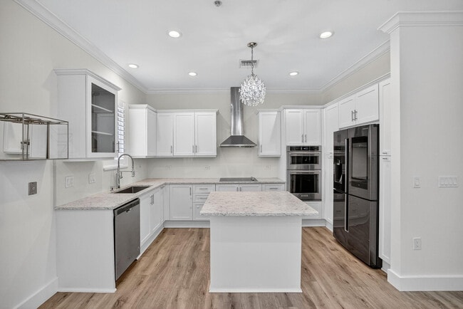 Building Photo - 508 N Birch Rd