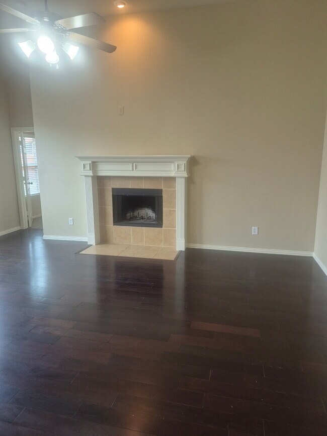 Building Photo - 709 Shady Meadow Ln