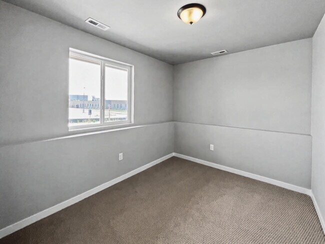 Building Photo - 8732 Wolf Valley Dr.