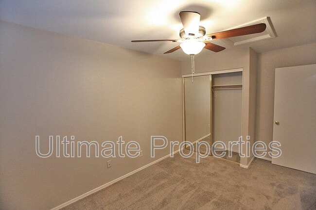 Building Photo - 7135 W Via De Luna Dr