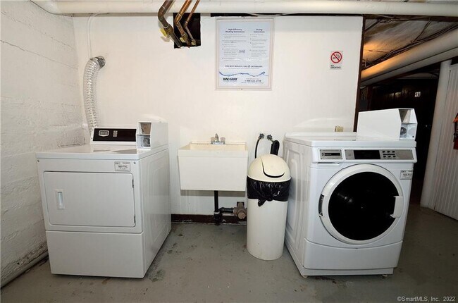 Building Photo - 5A Robin Rd