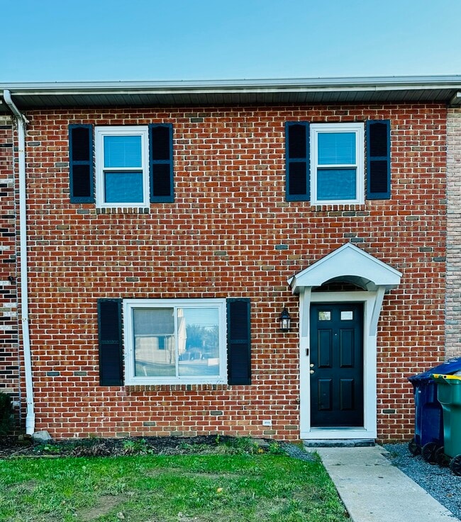 Building Photo - 2016 Hale Ct