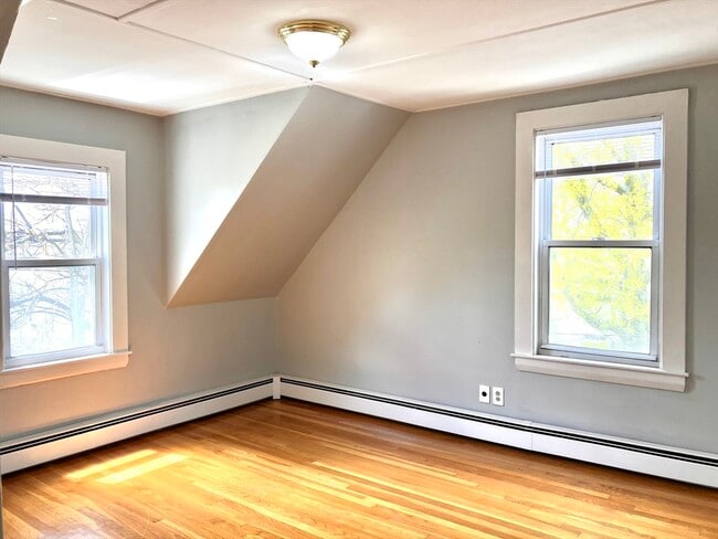 Building Photo - 65 Kirtland St