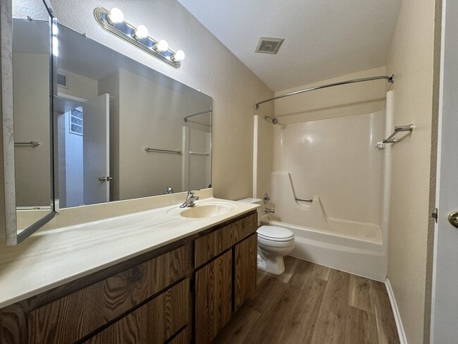 Building Photo - ***MOVE IN SPECIAL*** 2 STORY TOWNHOME WITH ATTACHED GARAGE WATER INCL