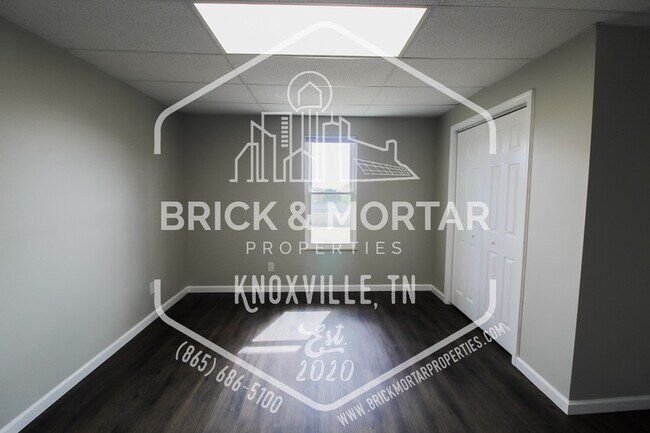 Building Photo - 1005 Clendenen Rd