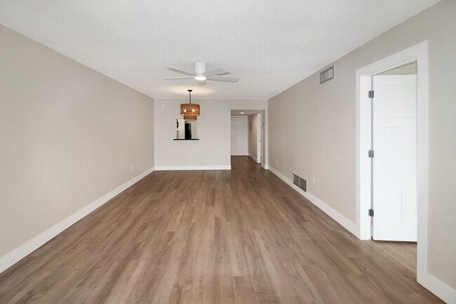 Building Photo - 210 Santa Maria St