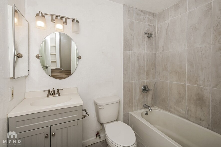 Building Photo - 720 Dempsey Rd